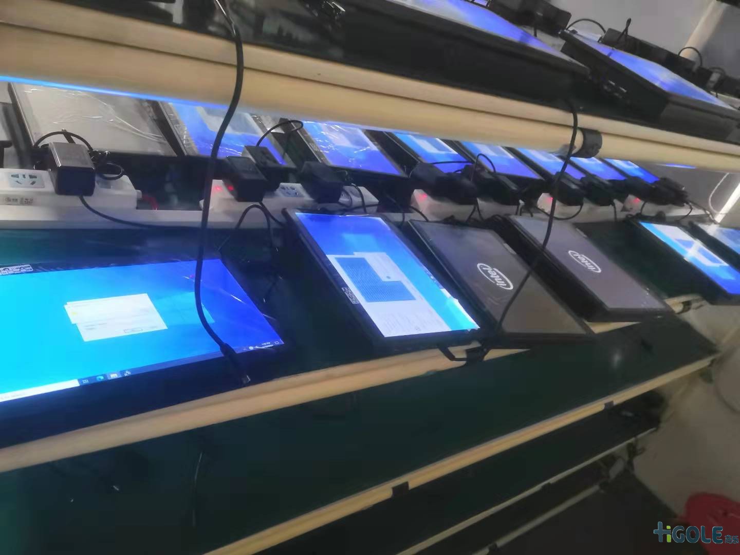 工業(yè)平板電腦觸摸屏